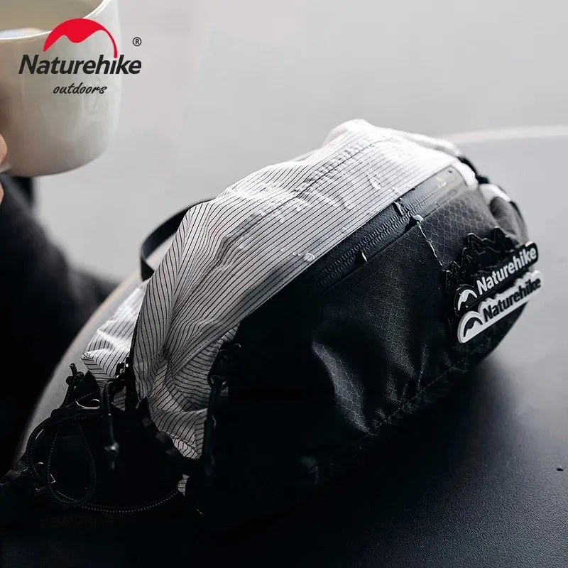 Sac bandoulière NATUREHIKE 5L : imperméable et polyvalent